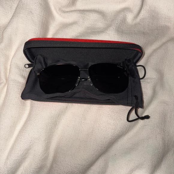 Polaroid Other - Polaroid Glossy Black Eyewear